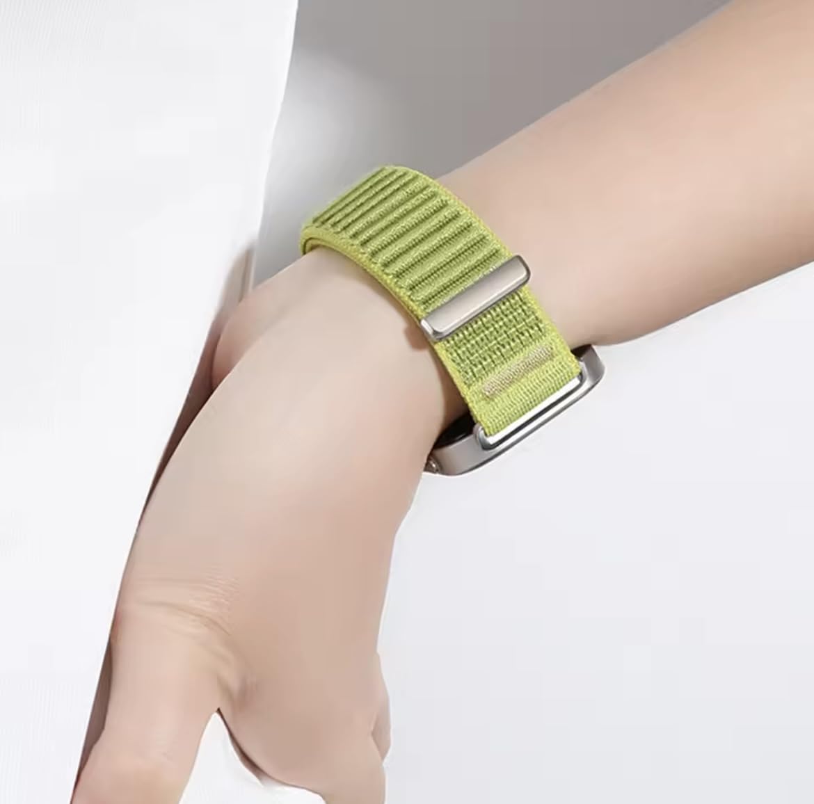 Stretchy Nylon Apple Watch Sport Band (42–49mm)